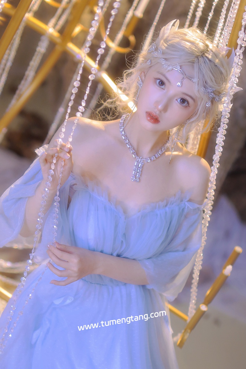 怡子yiii cosplay冰雪系女神写真图片曝光 怡子yiii cosplay冰雪系女神写真图片曝光